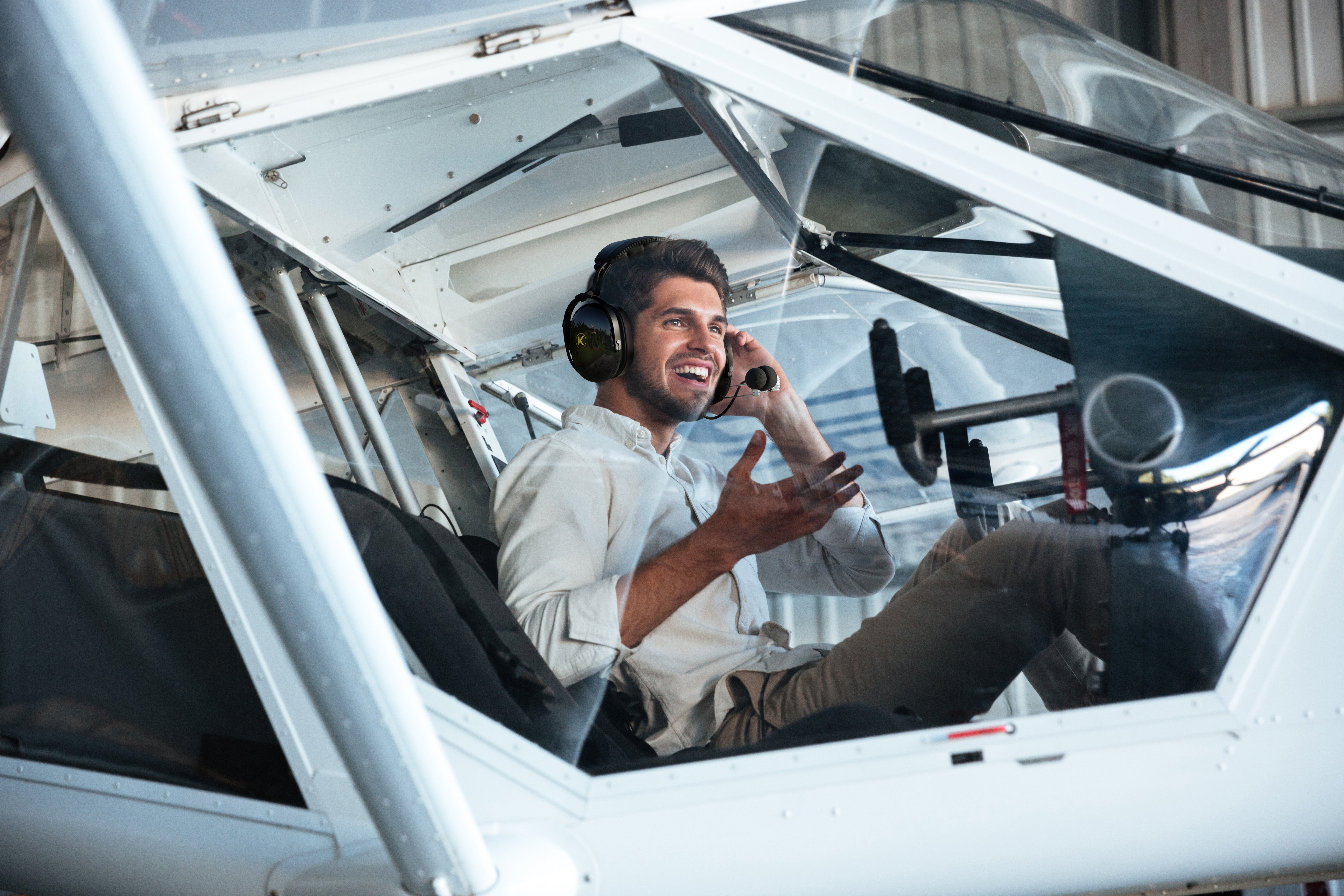 What Does a Helicopter Pilot Do? Skills, Challenges & Gear - KORE HEADSET LLC