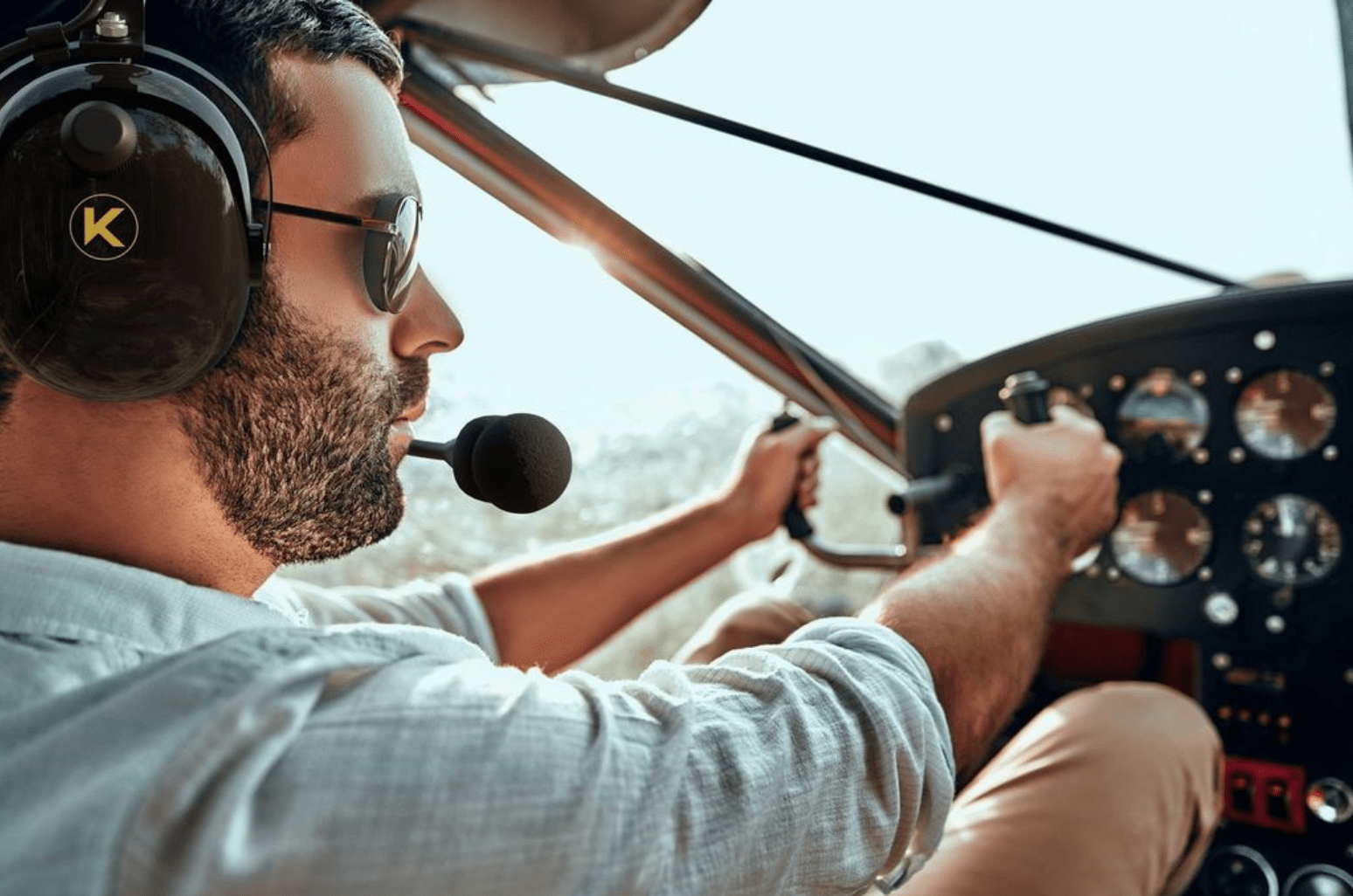 Best Headset for Student Pilots: Features and Tips – KORE HEADSET LLC
