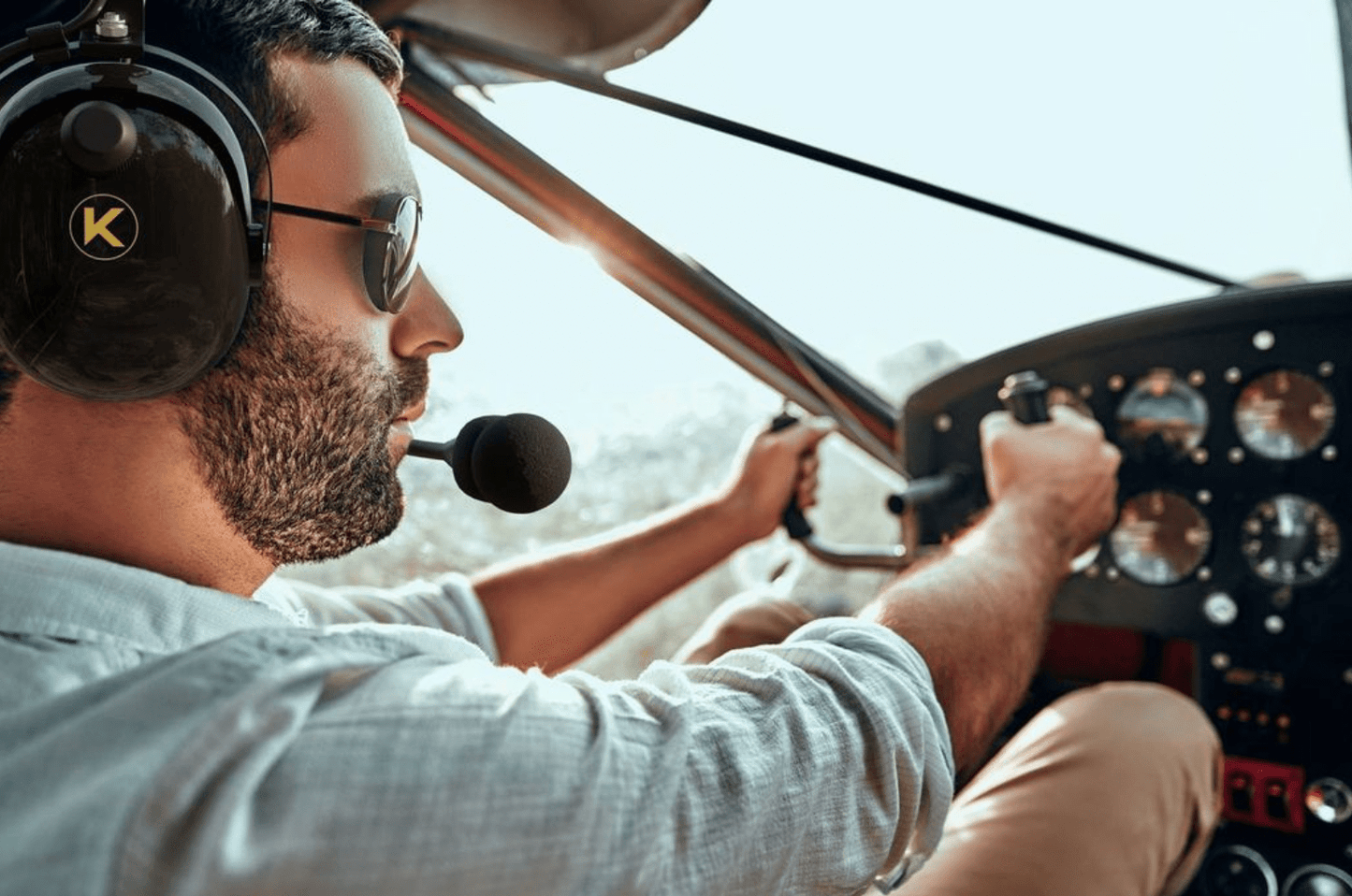 Best Headset for Student Pilots: Features and Tips - KORE HEADSET LLC